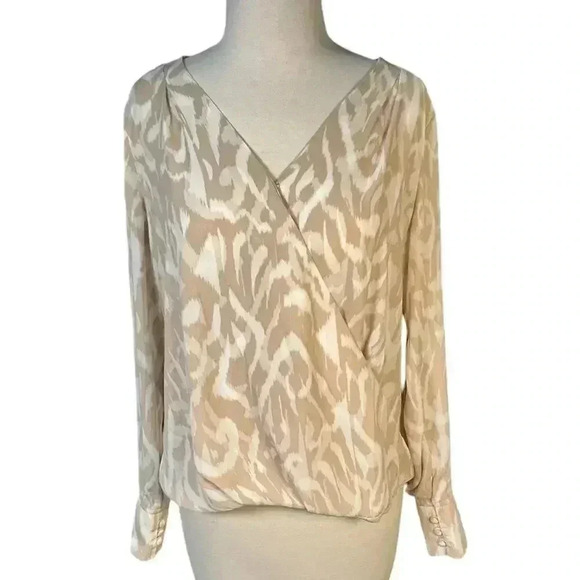 Halogen Abstract Pattern Cross Front Blouse V-Neck White/Tan Size Small NWT - Picture 3 of 11